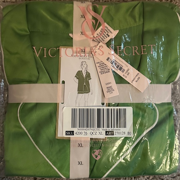 Victoria's Secret Green Satin Pajama with Logo - Picture 3 of 5